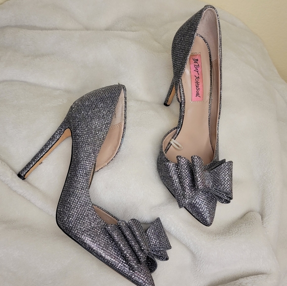 Betsey Johnson Prince in Pewter - Picture 2 of 6